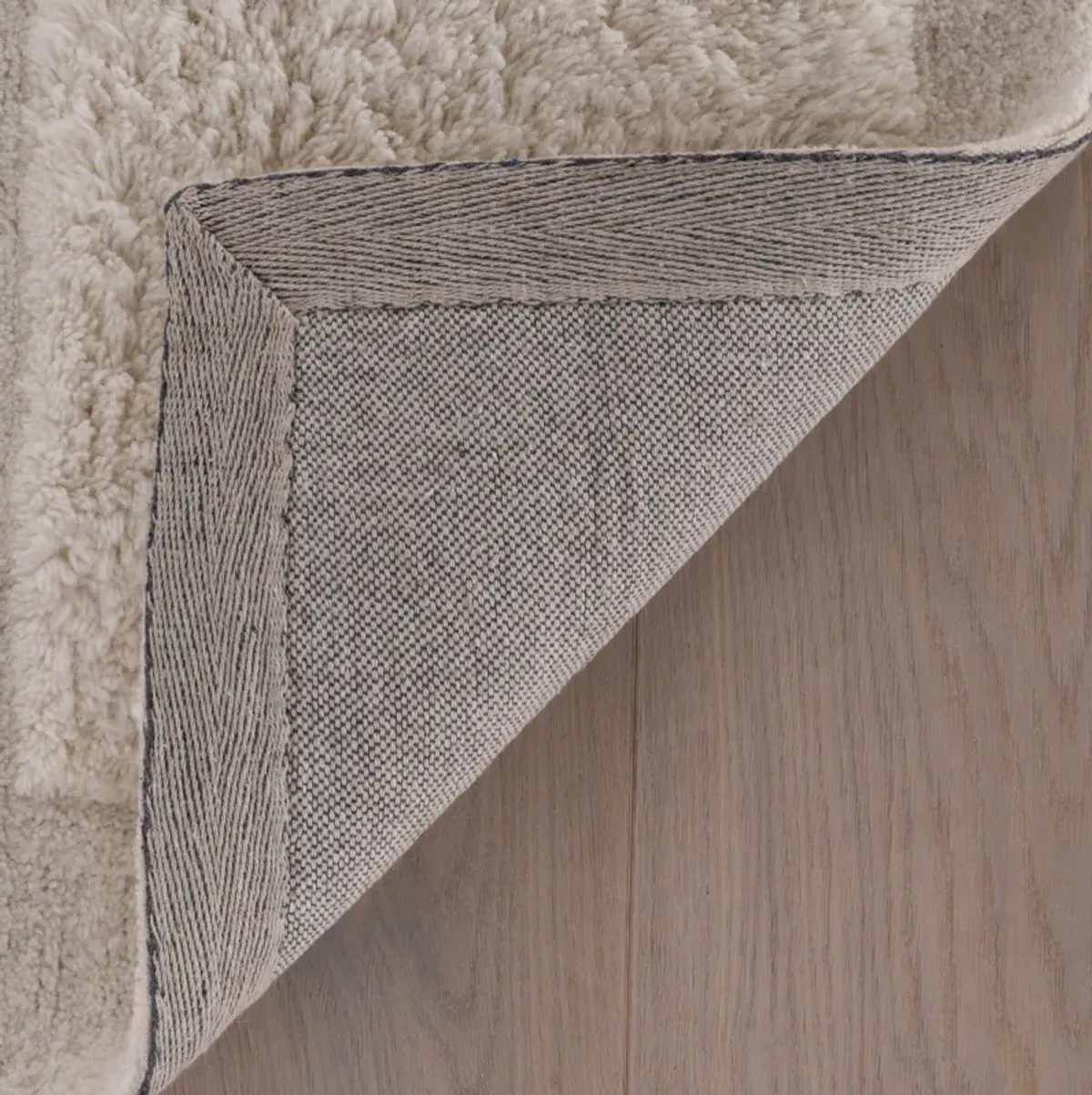 Sorvelle Modern Solid Wool Rug