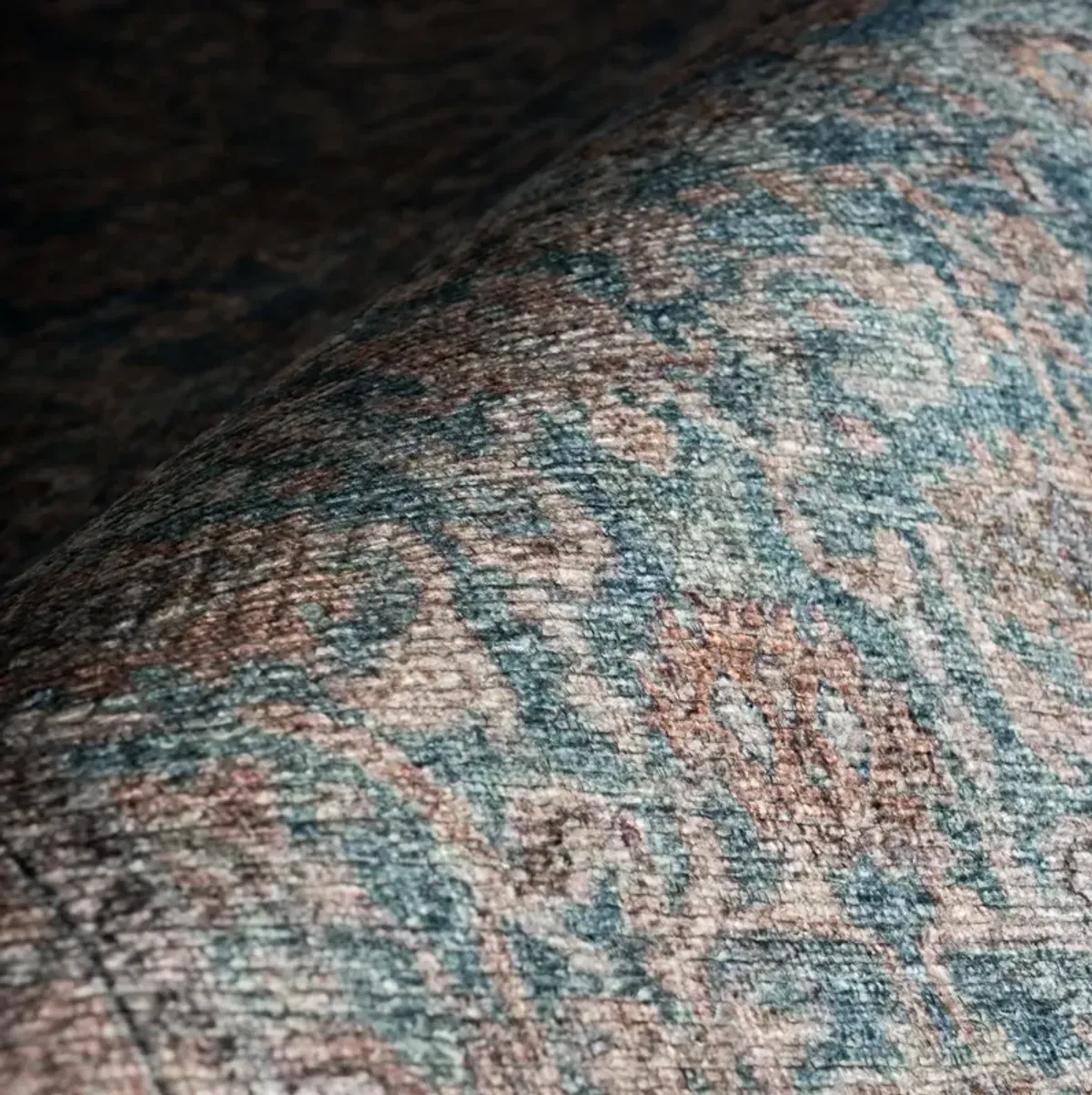 Ethellie Vintage & Distressed Washable Rug