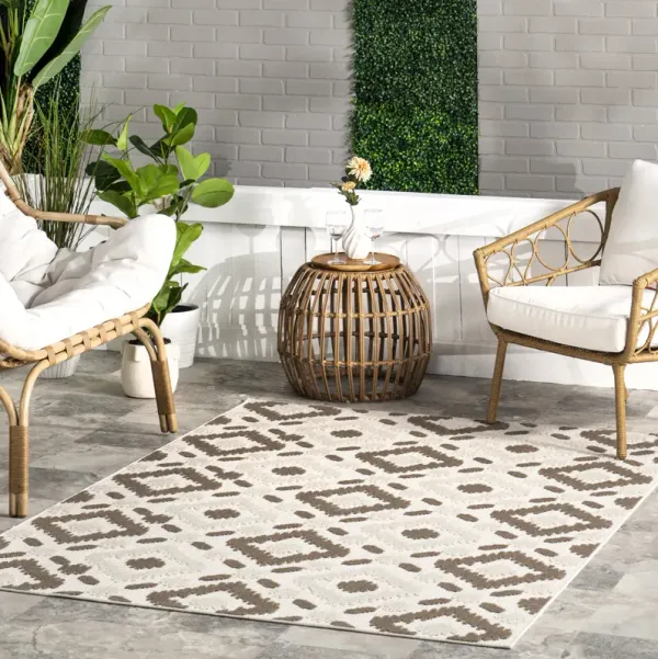 Hatched Trellis Indoor/Outdoor Rug