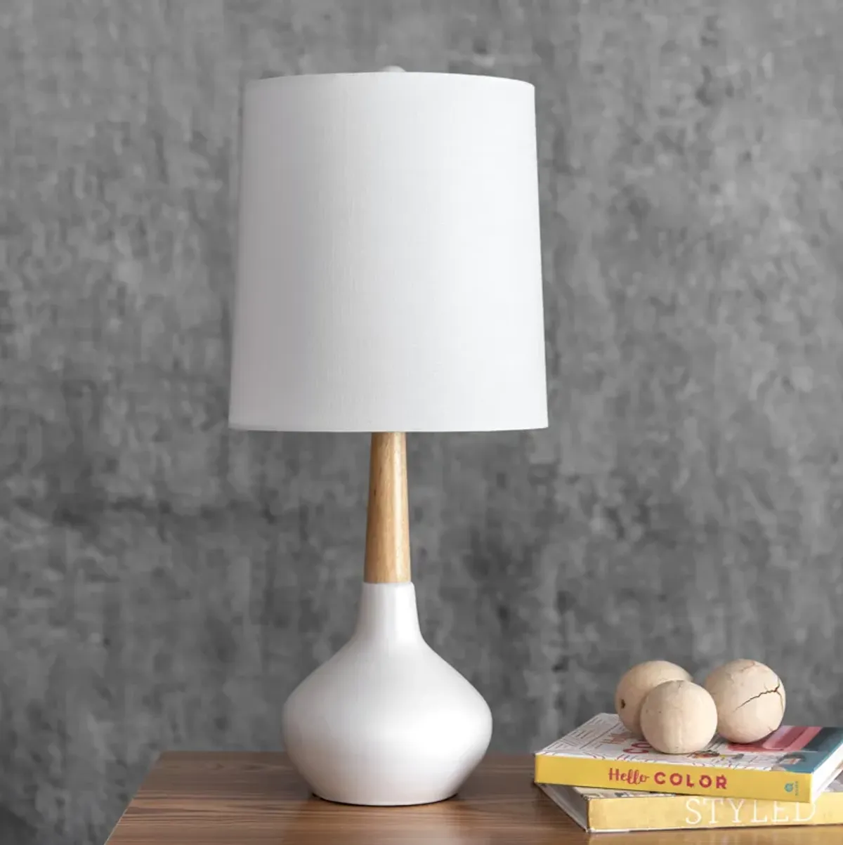 25-inch Kayla Ogee Ceramic Vase Table Lamp