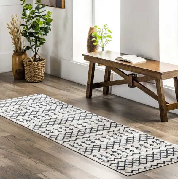 Alaina Washable Fence Rug