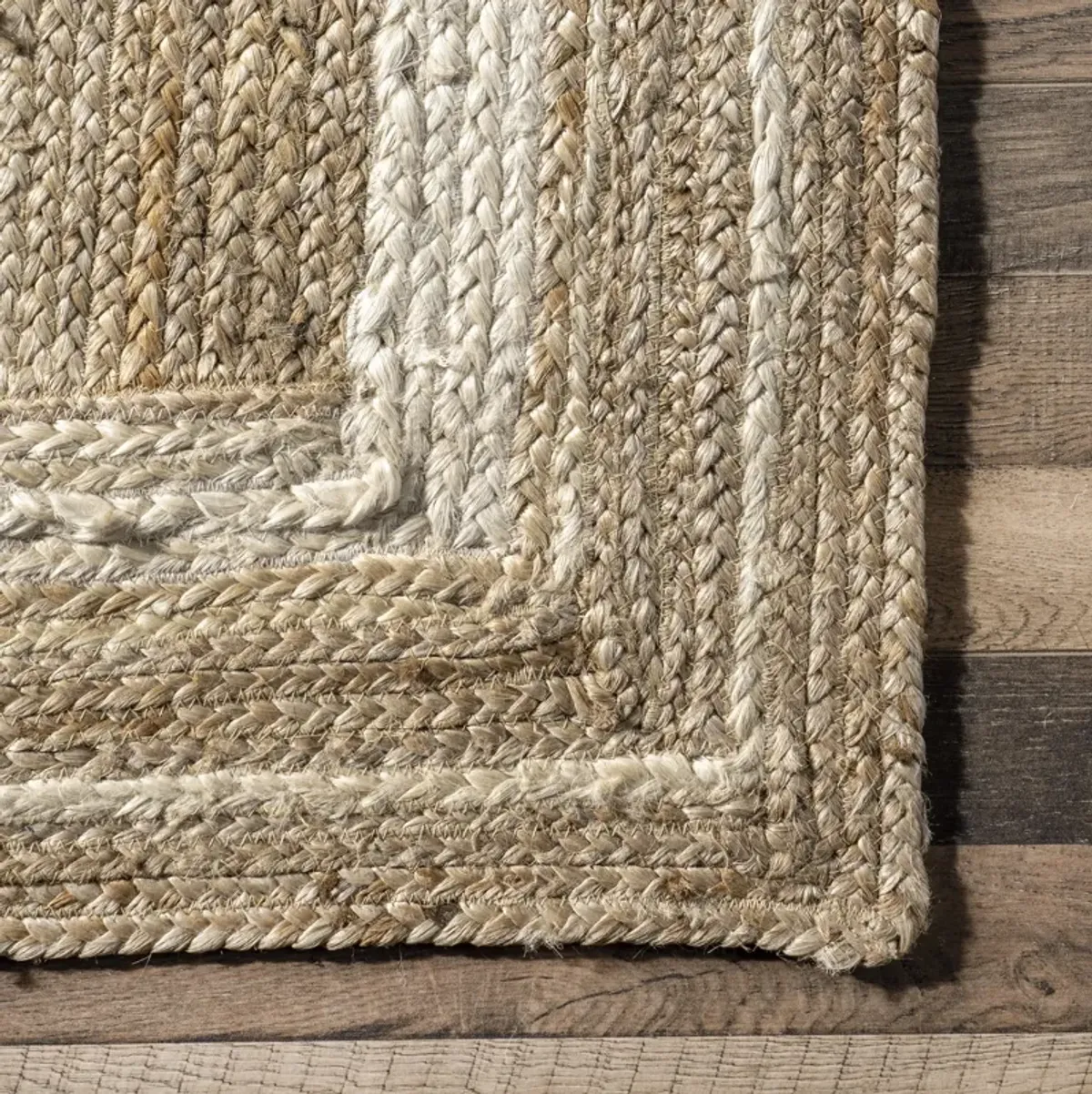 Jute Braided Saturn Border Rug