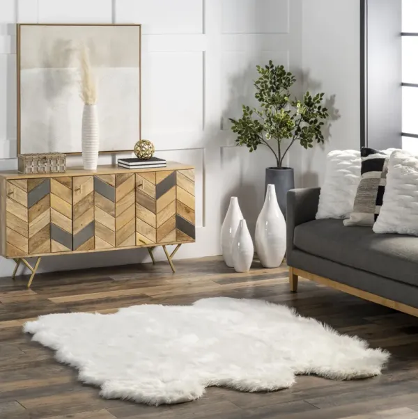 Faux Sheepskin Shag Rug