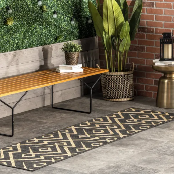 Spearhead Trellis Indoor/Outdoor Rug