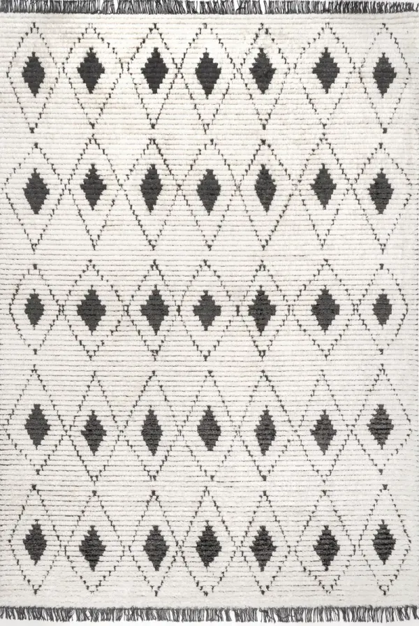 Harlequin Trellis Tasseled Rug