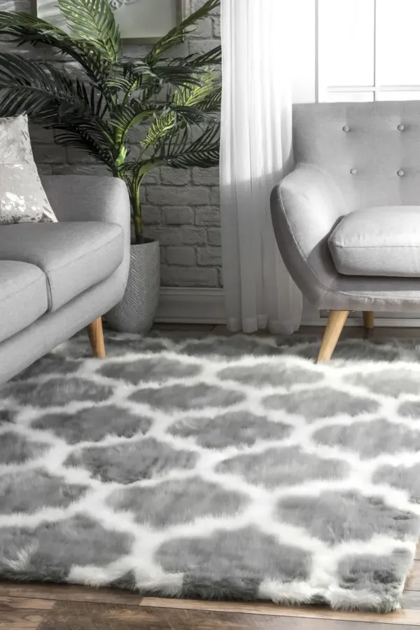 Faux Sheepskin Trellis Rug