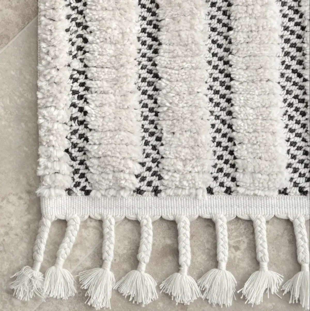 Shaggy Checkered Tiles Tassel Rug