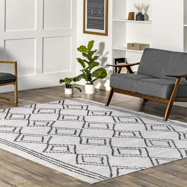 Edith Washable Diamond Rug