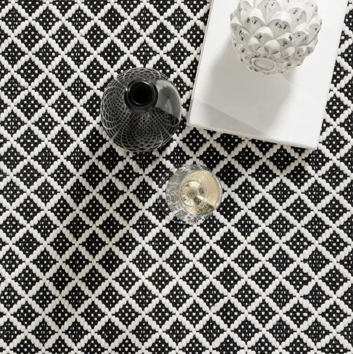 Trellis Handwoven Indoor/Outdoor Rug