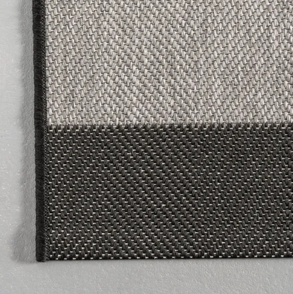Chevron Stripes Indoor/Outdoor Rug