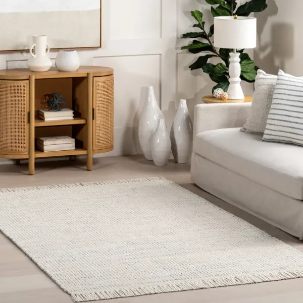 Abigail Solid Wool Fringed Rug