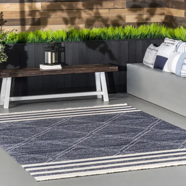 Diamonds And Stripes Fringe Indoor/Outdoor Rug