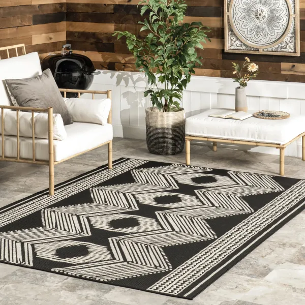 Iris Totem Indoor/Outdoor Flatweave Rug