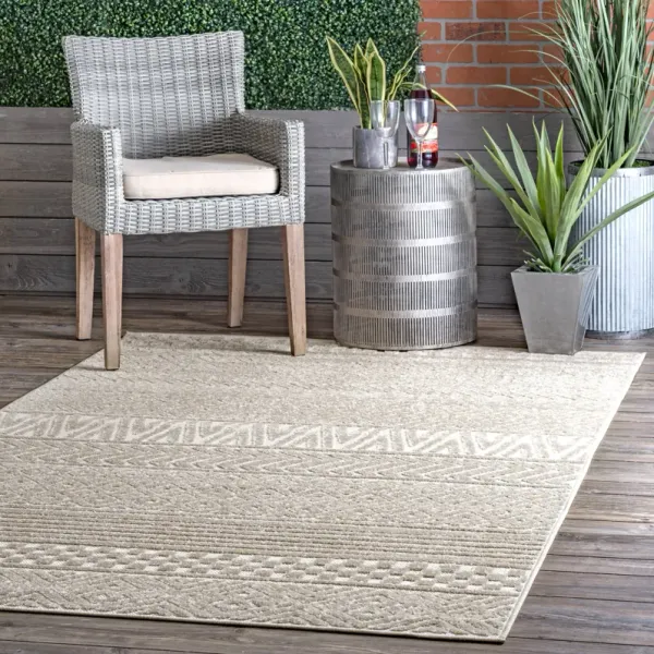 Textured Banded Indoor/Outdoor Rug