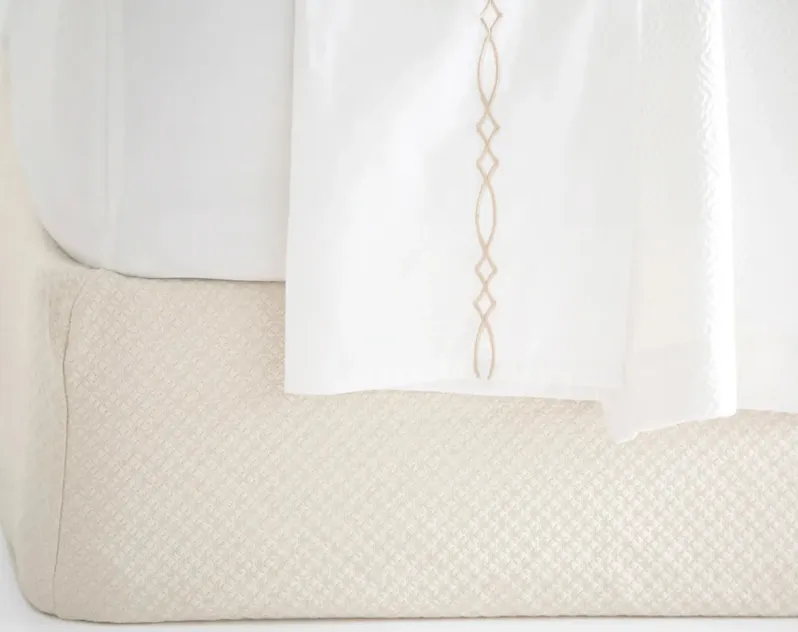 Petite Trellis Matelasse box spring cover