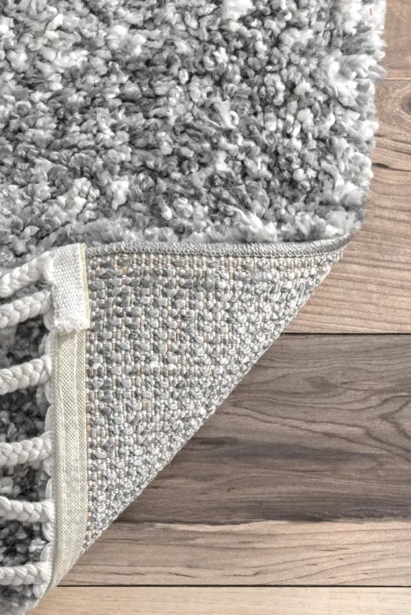 Shaded Shag With Tassels Rug