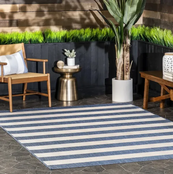 Chevron Stripes Indoor/Outdoor Rug