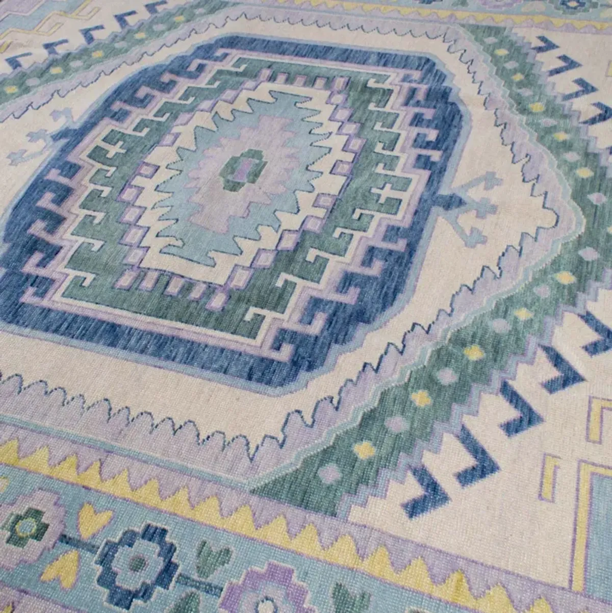 Saint Lisa Pastel Turkish Knot Rug