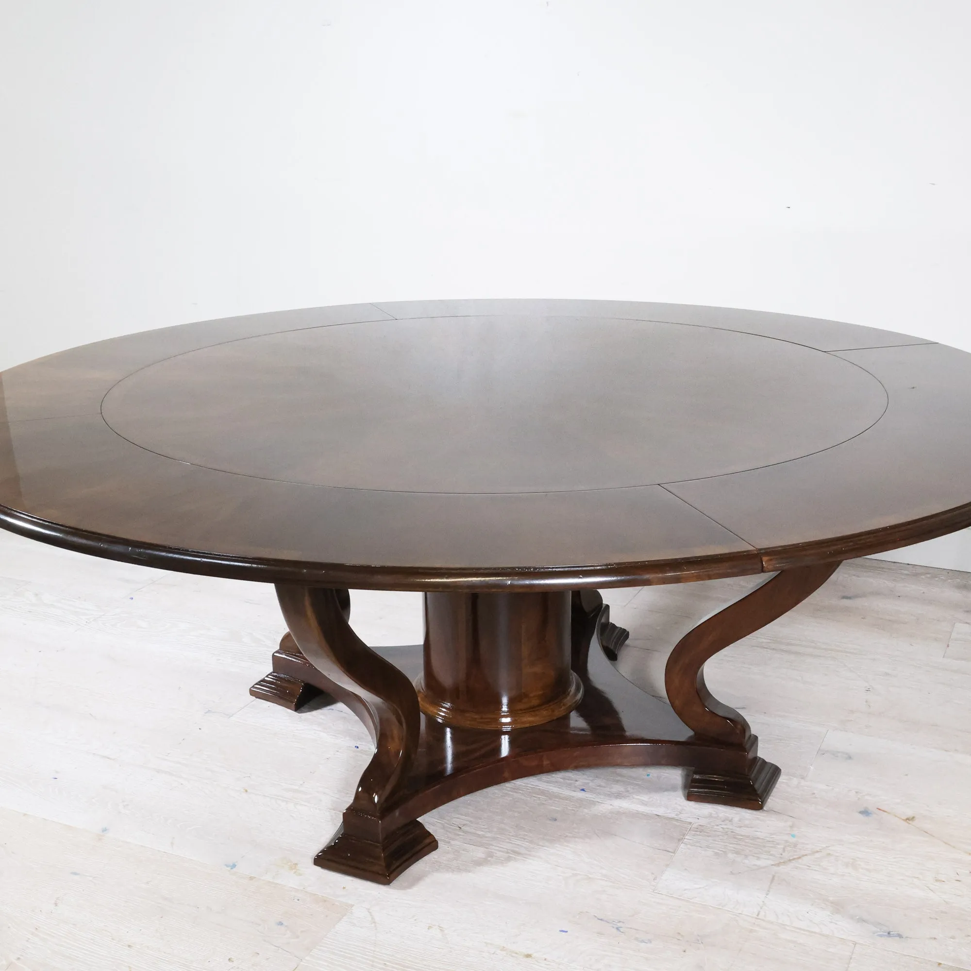 Round Table with Four Leaves Restored in Perfect Brown