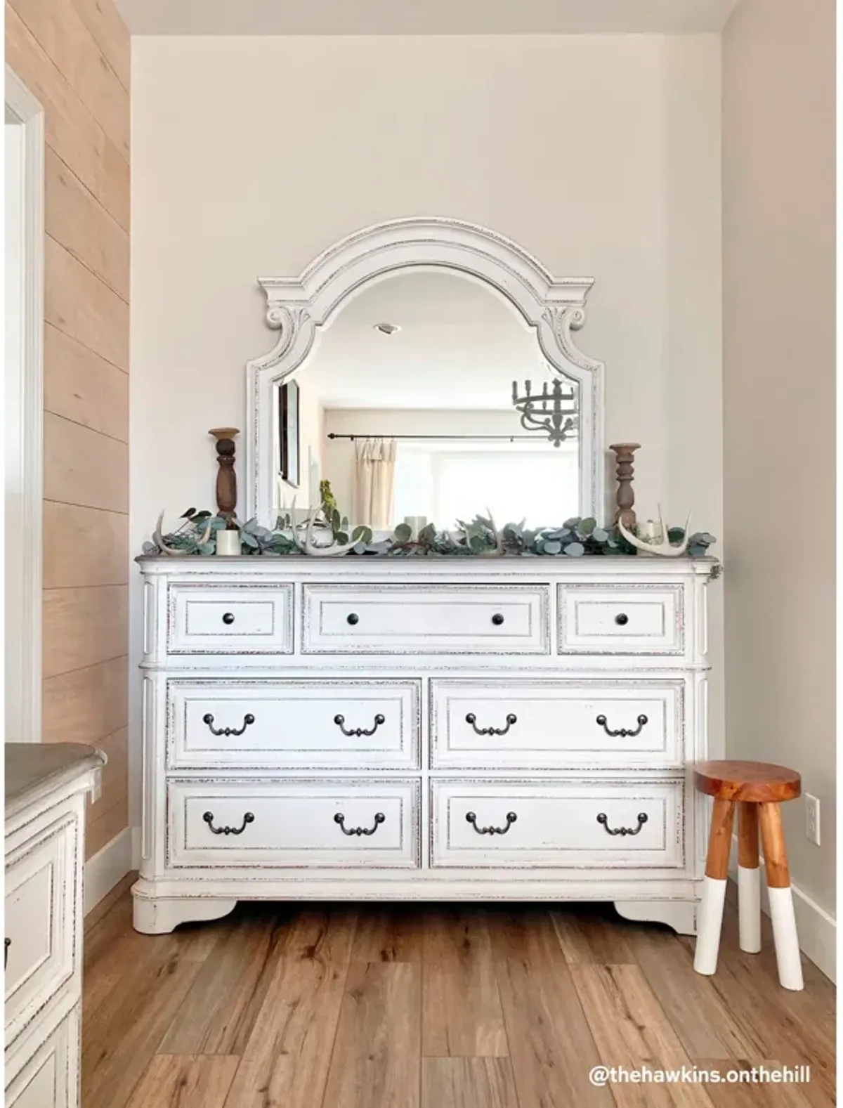 Magnolia Manor Dresser