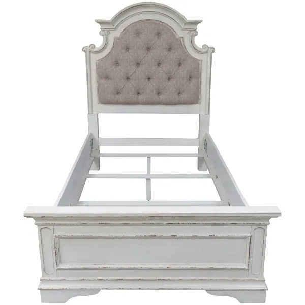 Liberty Furniture Magnolia Manor Upholstered Bed