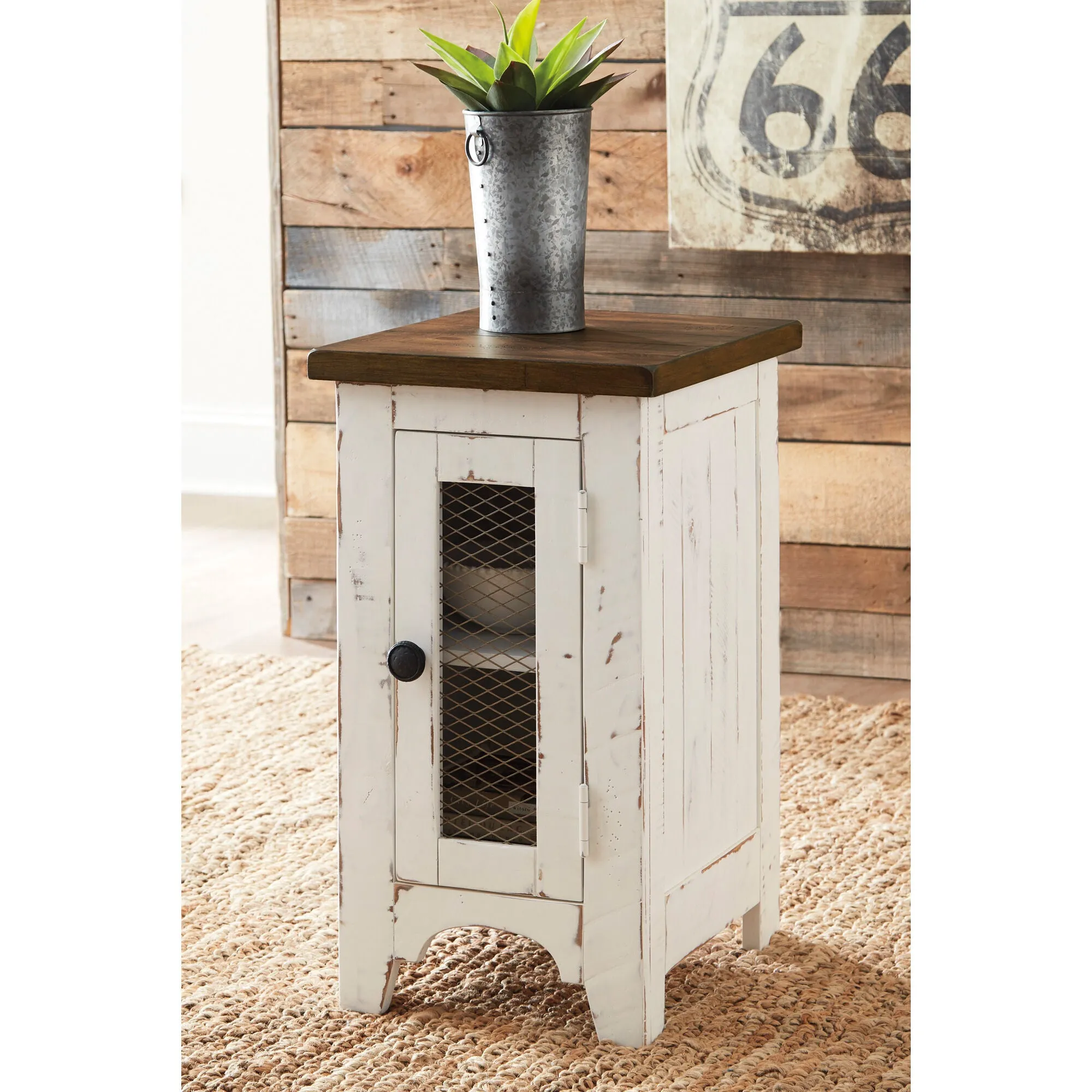 Ashley Furniture | Rosa Chairside Table | White