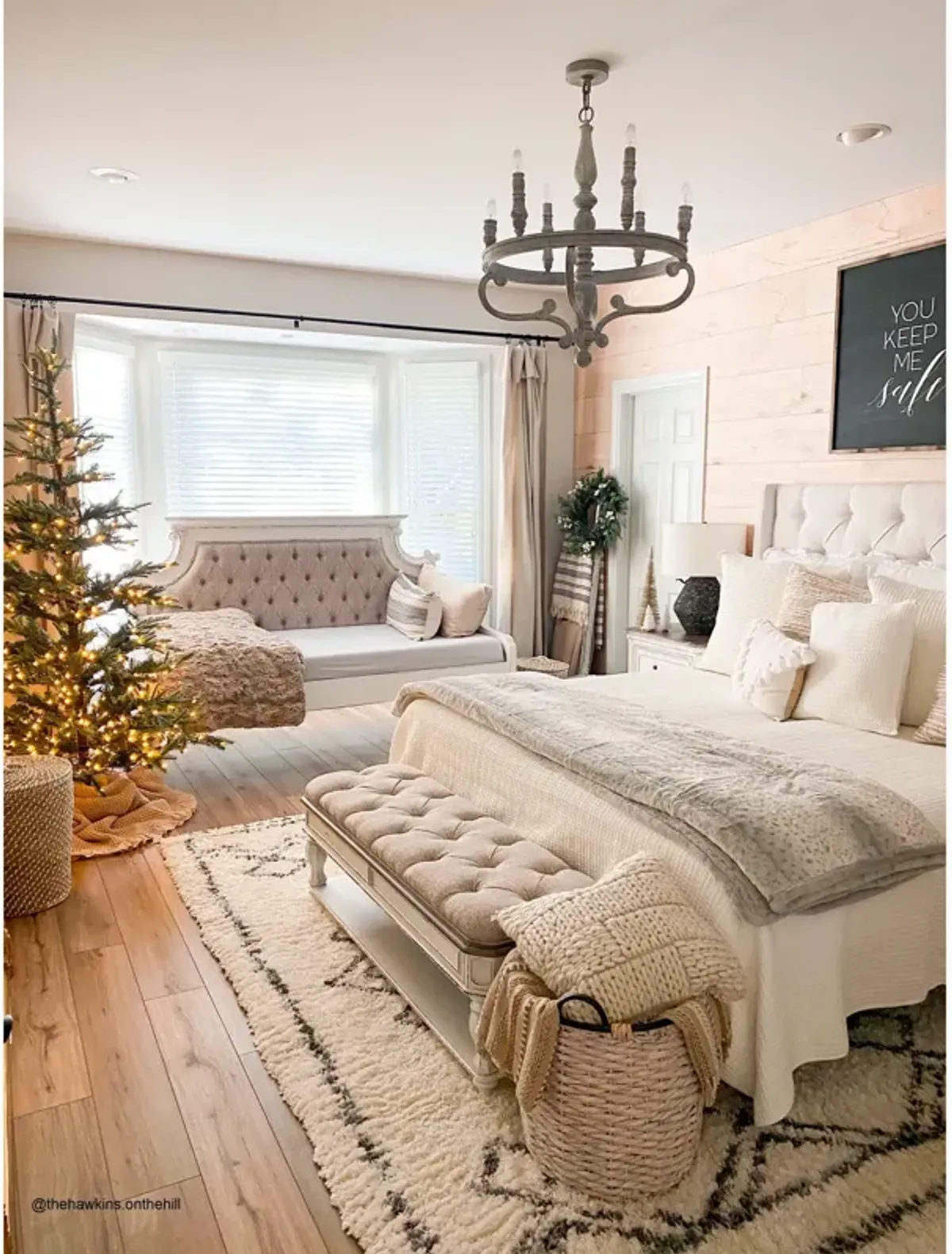 Liberty Furniture Magnolia Manor Bed Bench