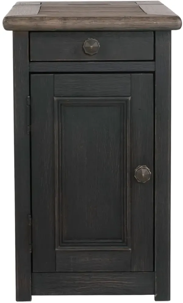 Ashley Furniture Tyler Creek Chairside Table