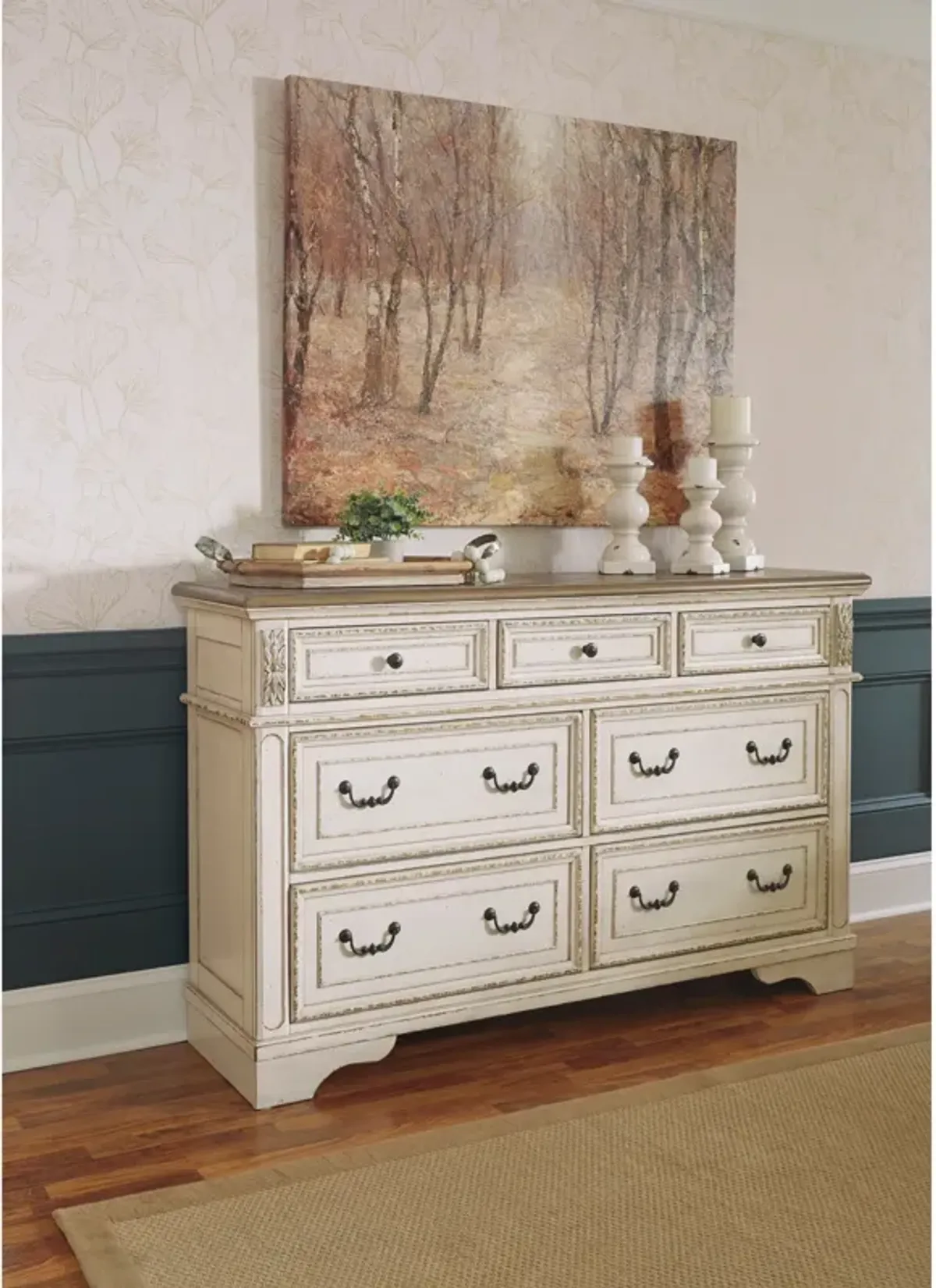 Realyn 7 Drawer Dresser