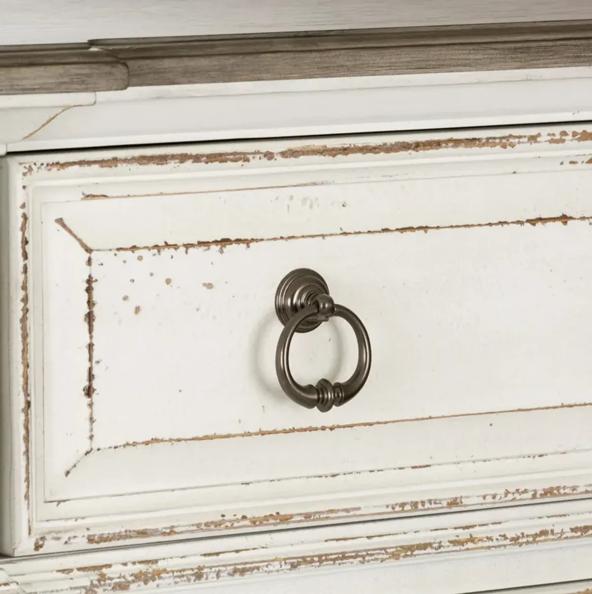 Liberty Furniture Abbey Park 5 Drawer Chest