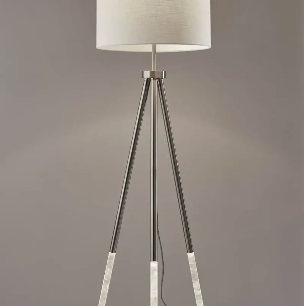 Della Floor Lamp