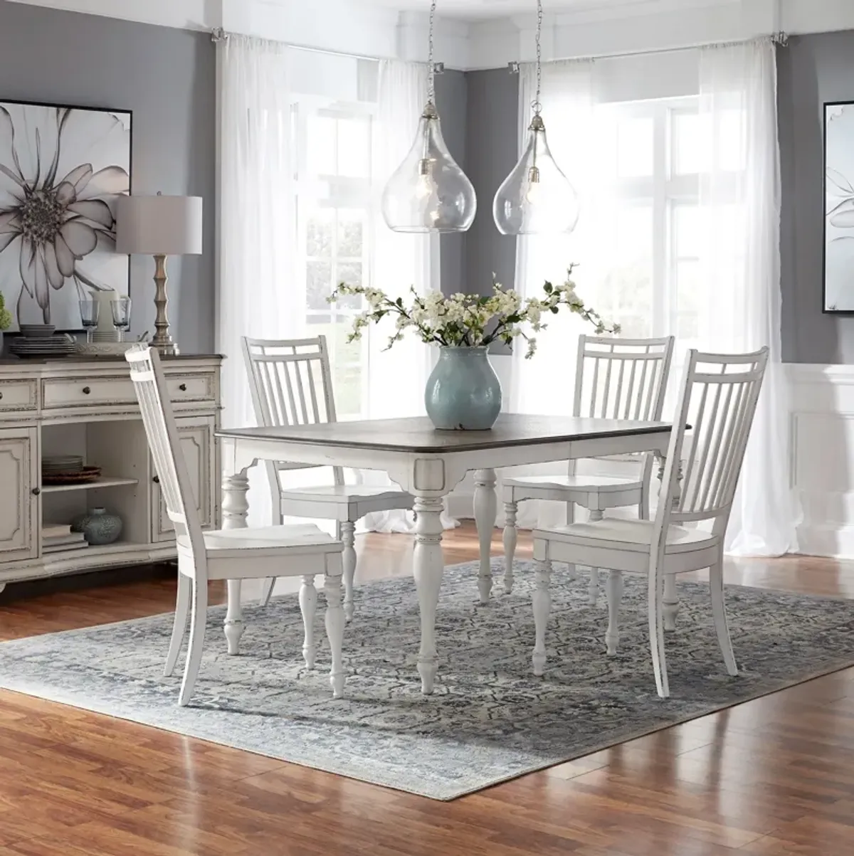 Magnolia Manor 5 Piece Spindle Dining Set