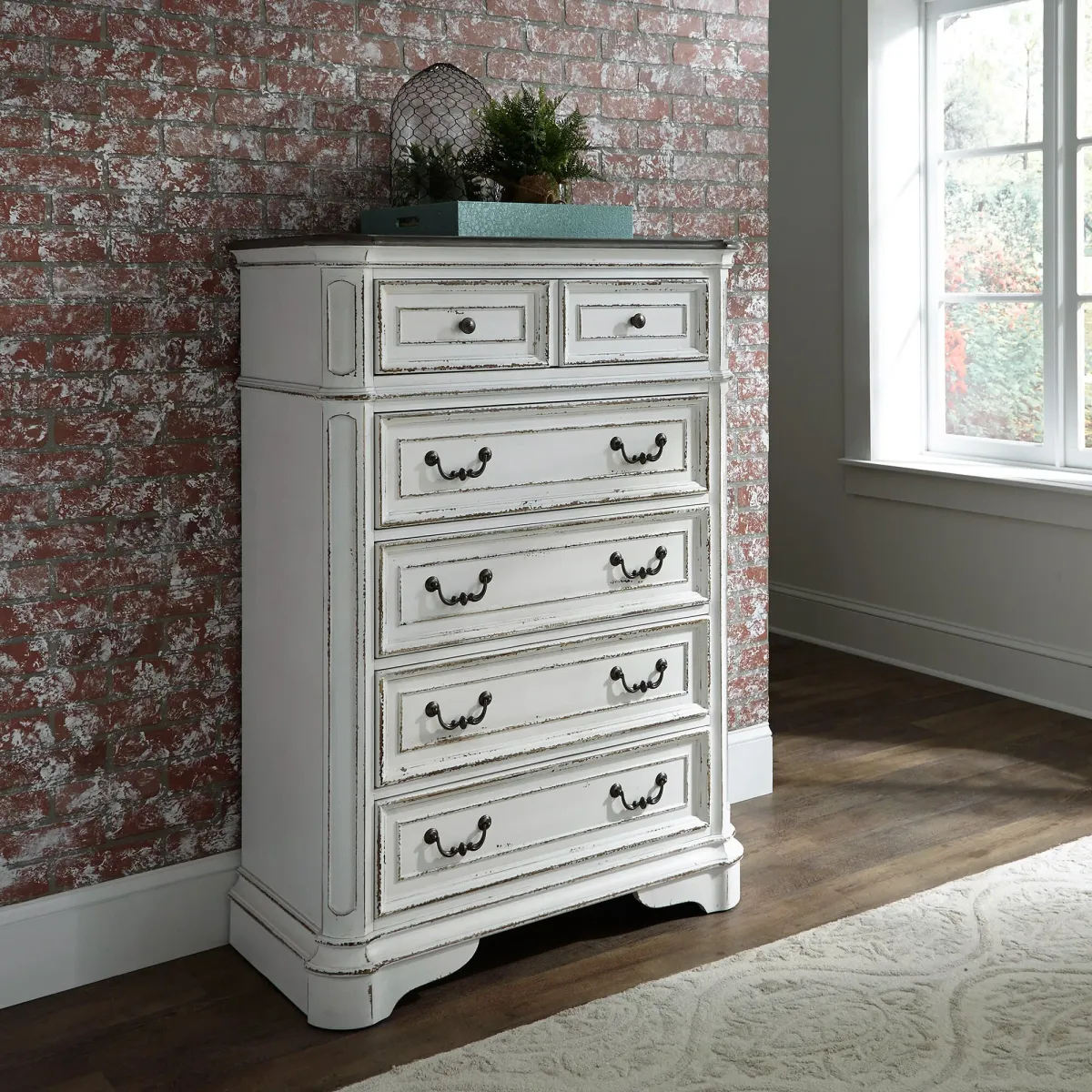 | Magnolia Manor 5 Drawer Chest | White