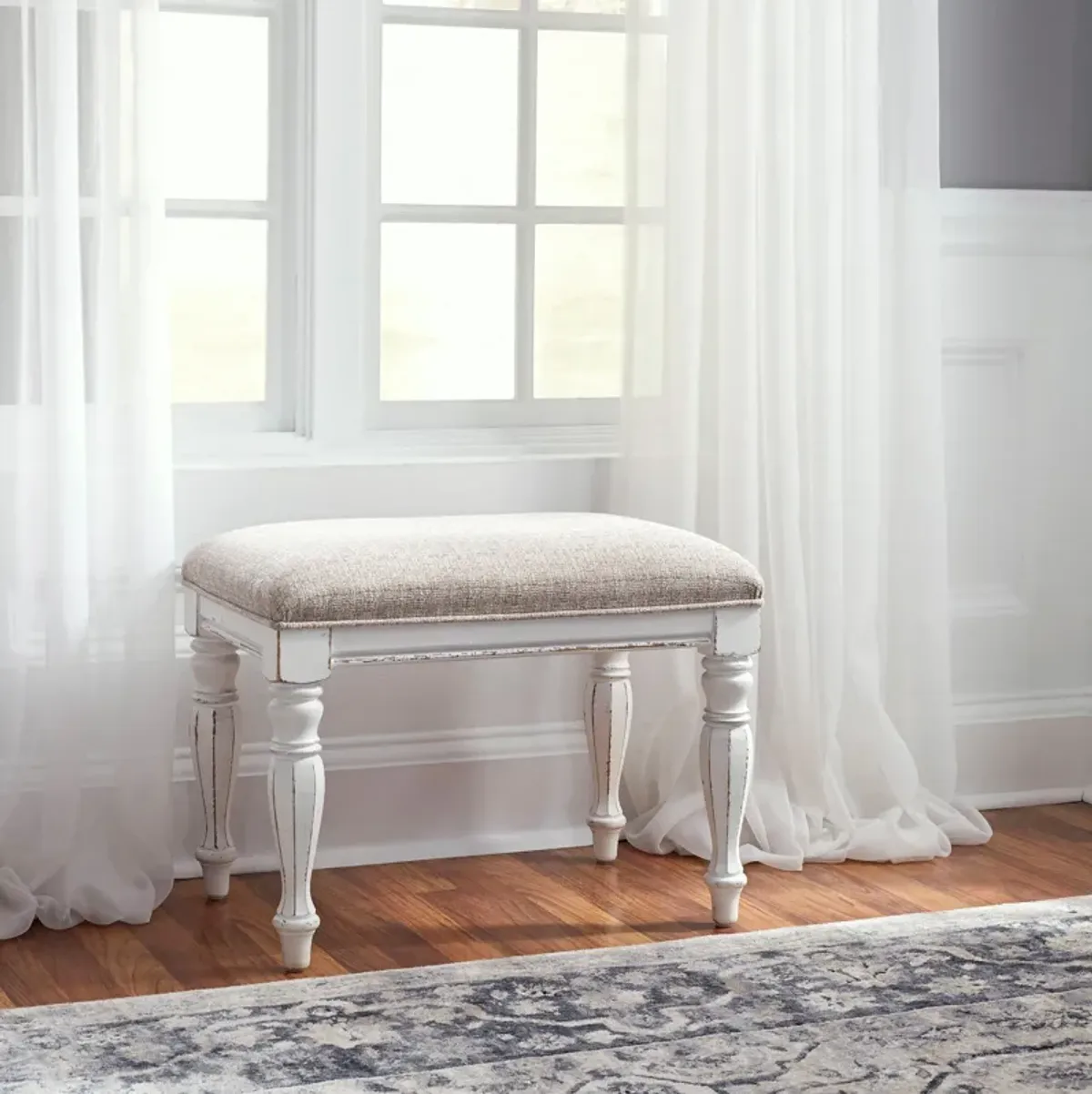 Magnolia Manor Accent Bench