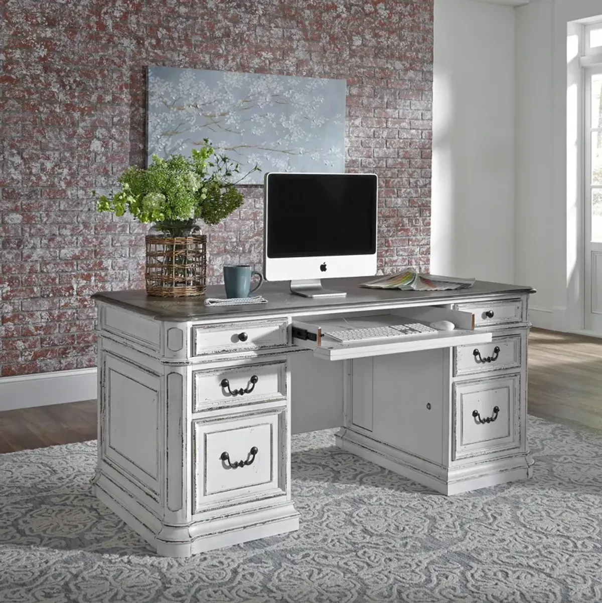 Magnolia Manor Desk