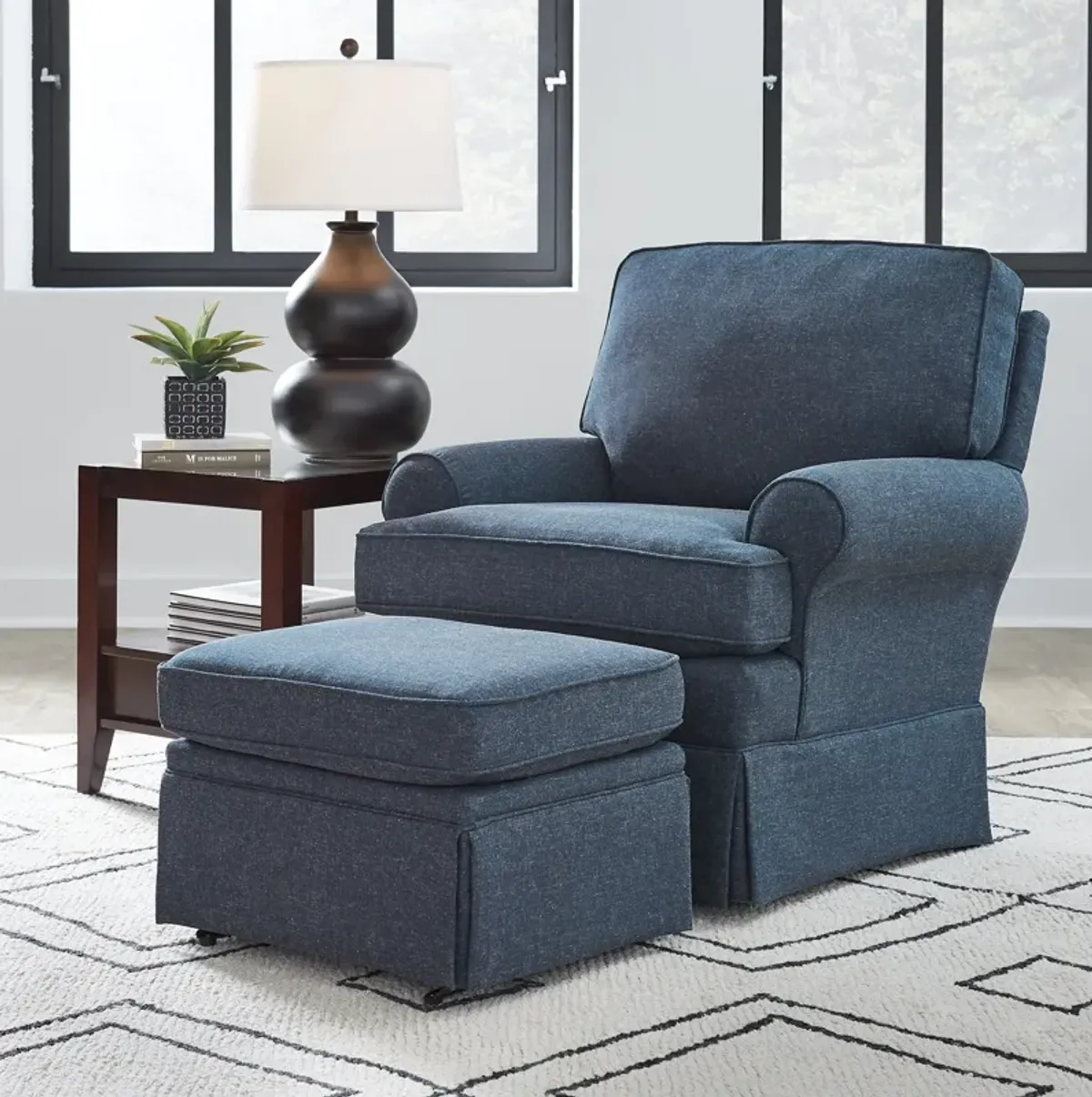 Quinn Swivel Glider