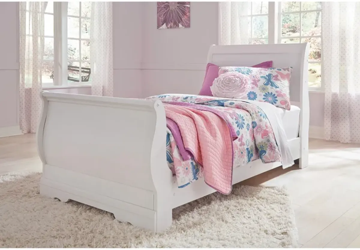 Anarasia Sleigh Bed