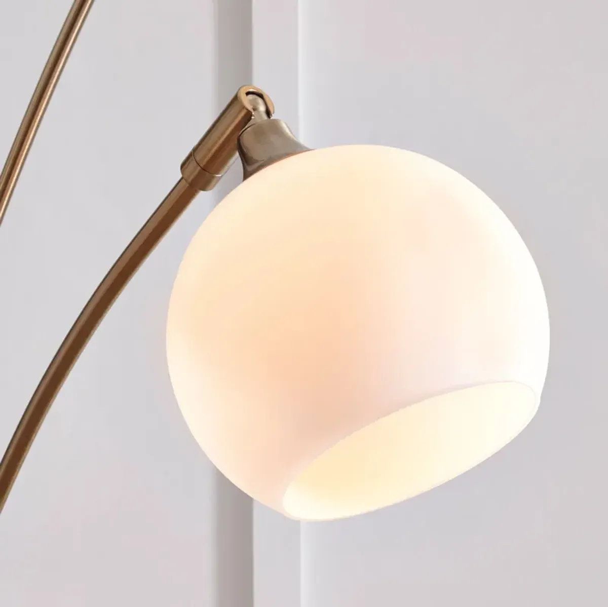 Ashley Furniture Taliya Floor Lamp