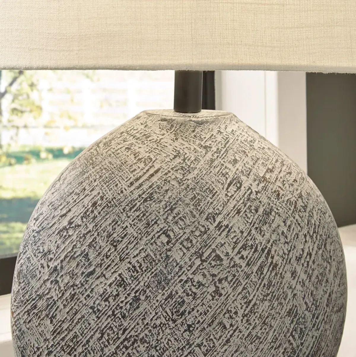 Ashley Furniture Harif Table Lamp