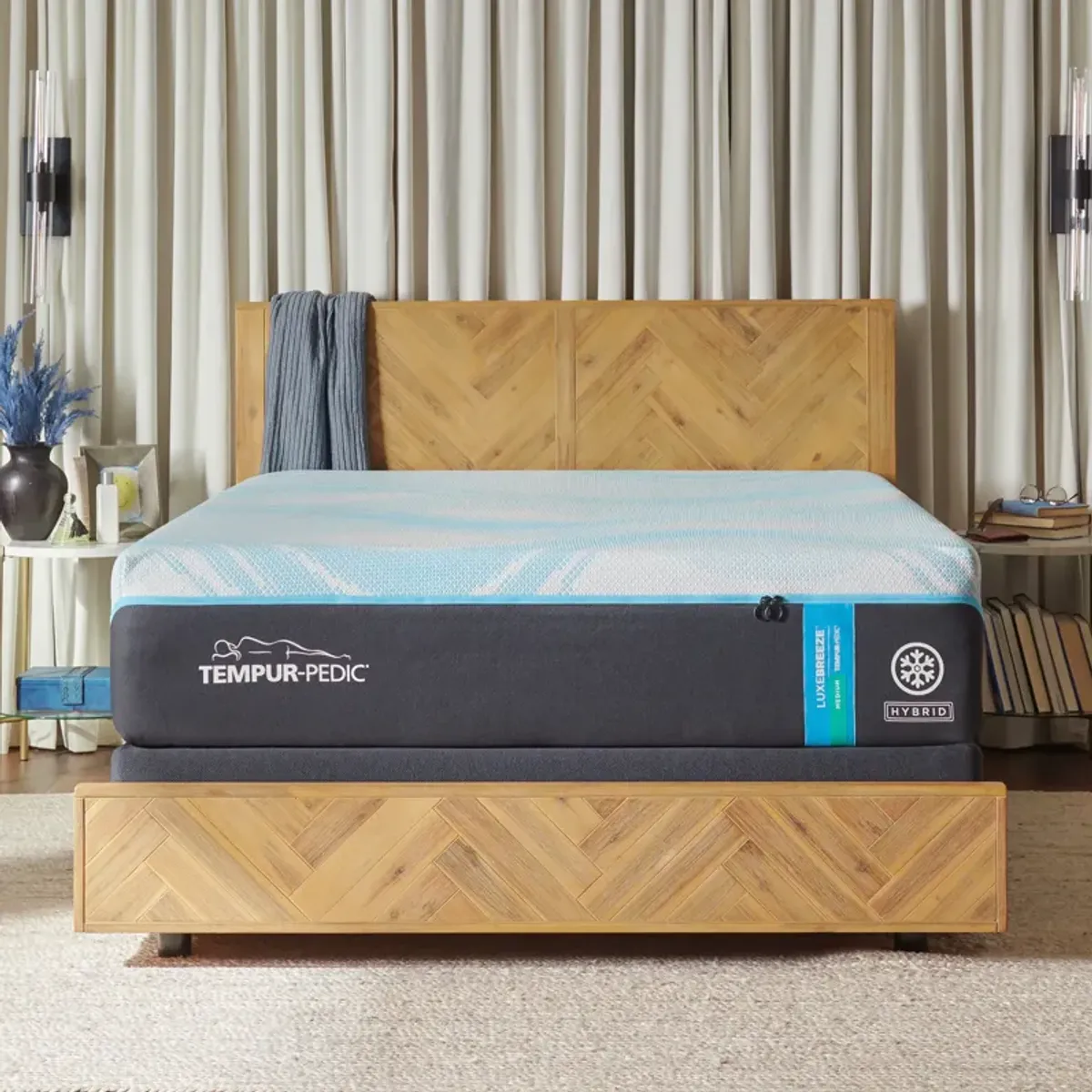 Tempur-Pedic TEMPUR-Luxe Breeze 2 Medium Hybrid Mattress