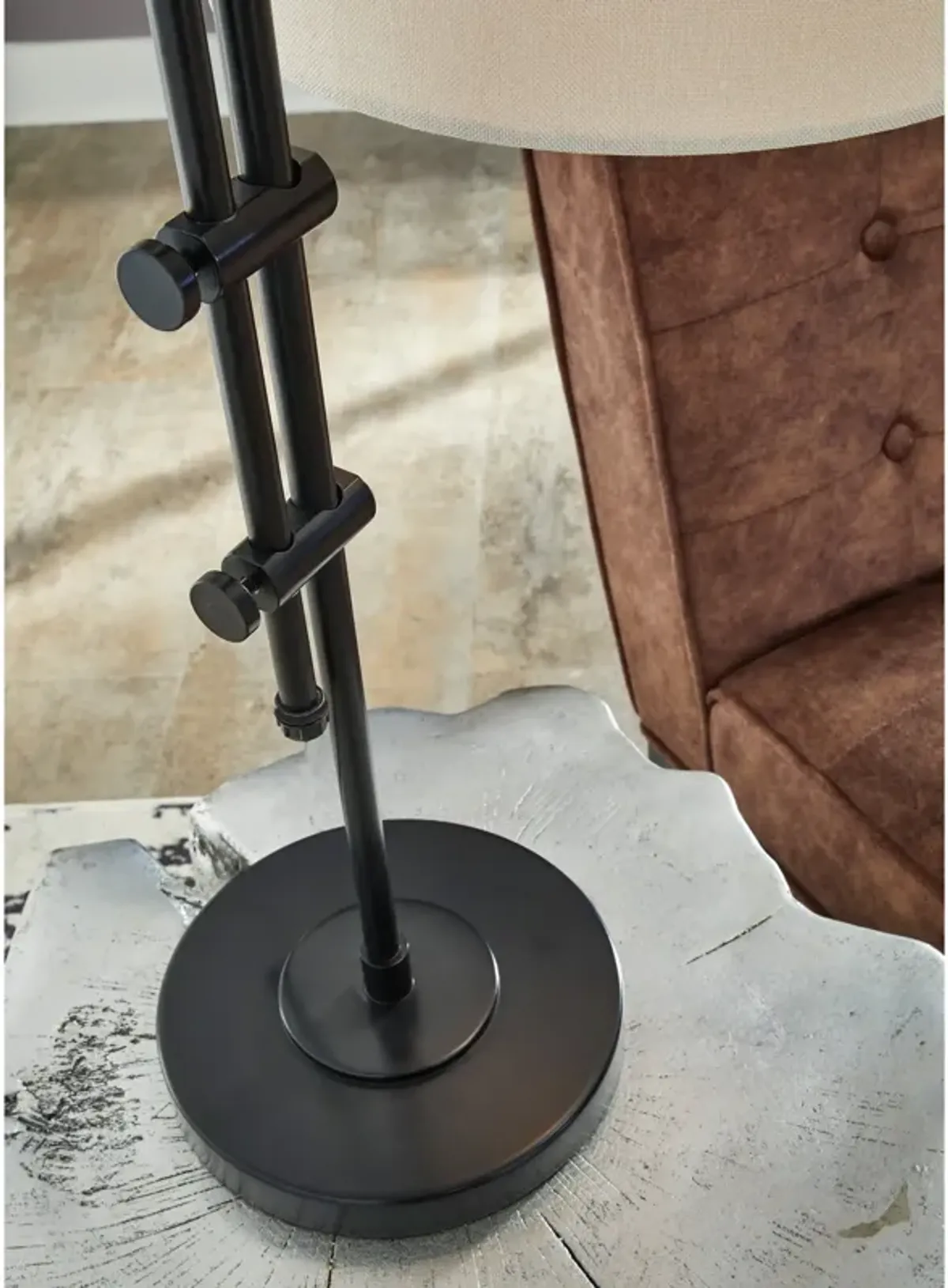 Ashley Furniture Baronvale Accent Table Lamp