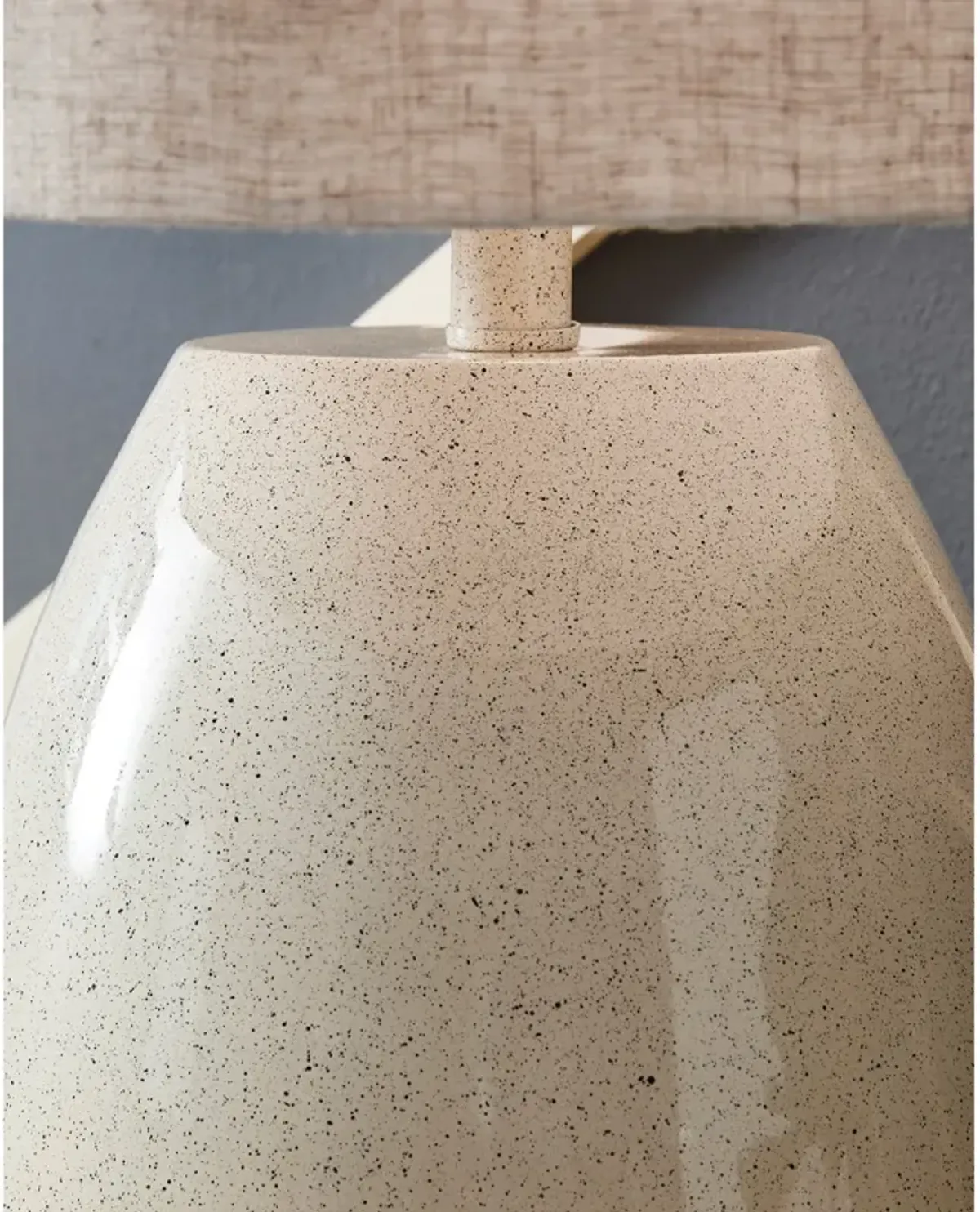 Ashley Furniture Linas Table Lamp