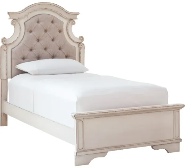 Ashley Furniture Realyn Bed