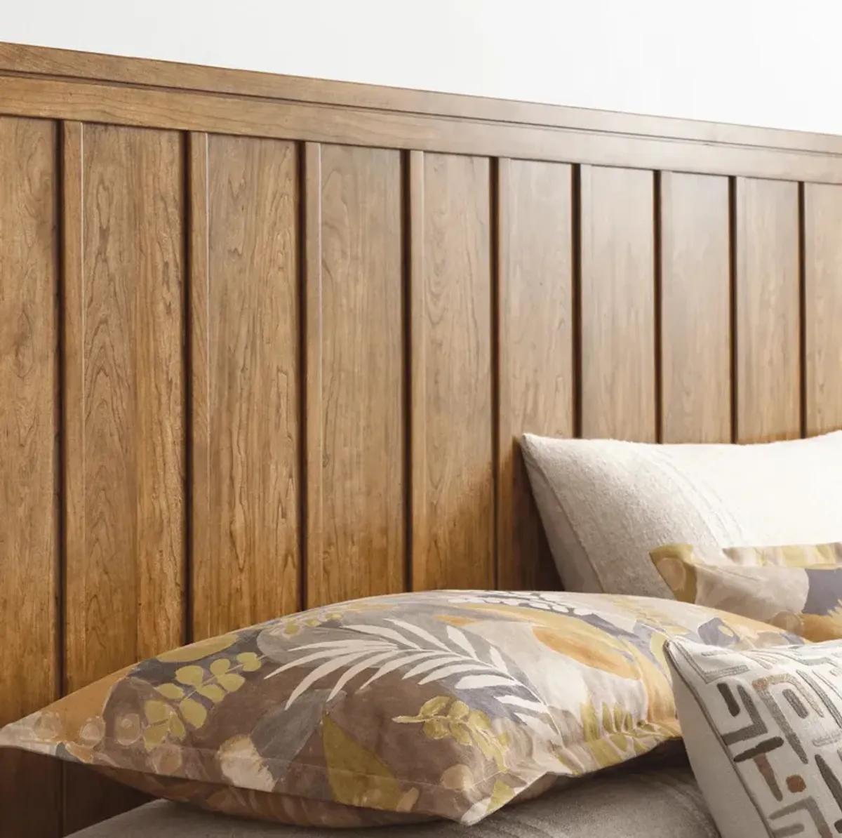 Aspire Queen Lineage Panel Bed