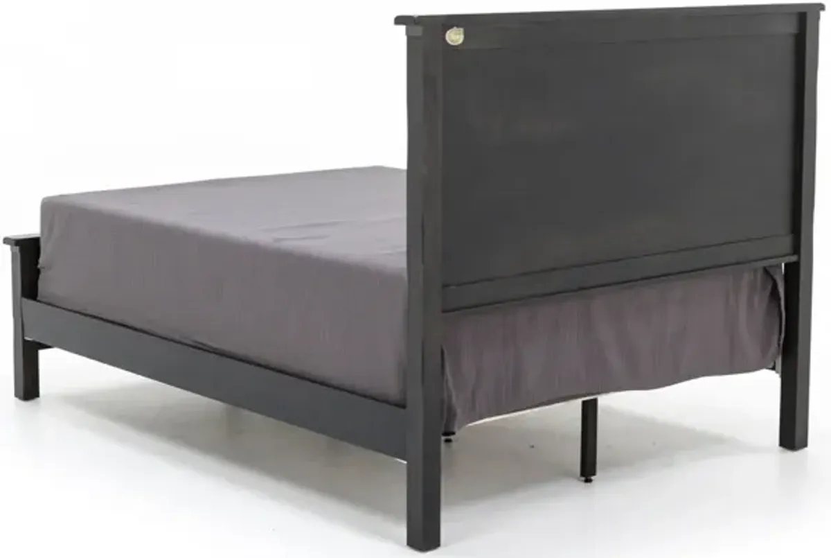 Daniel's Amish Wildwood Queen Panel Bed