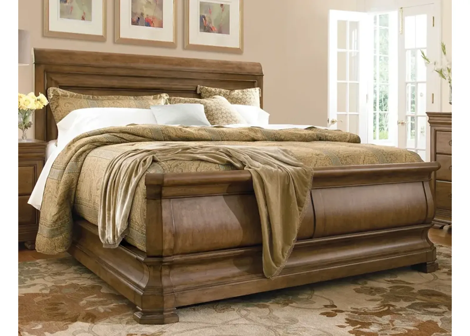 New Lou King Sleigh Bed