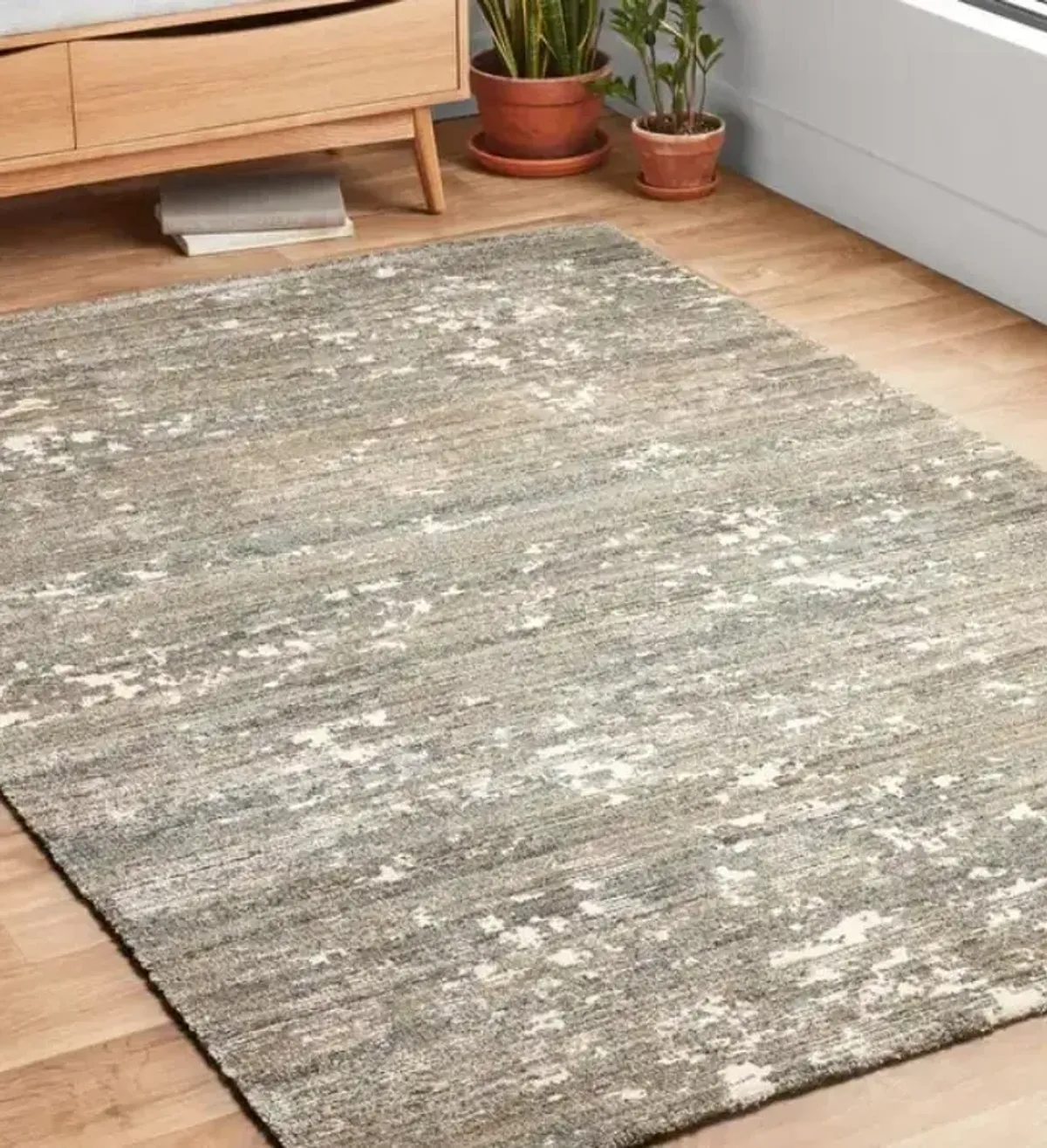 Augustus Fog Area Rug 5'3"W x 7'8"L