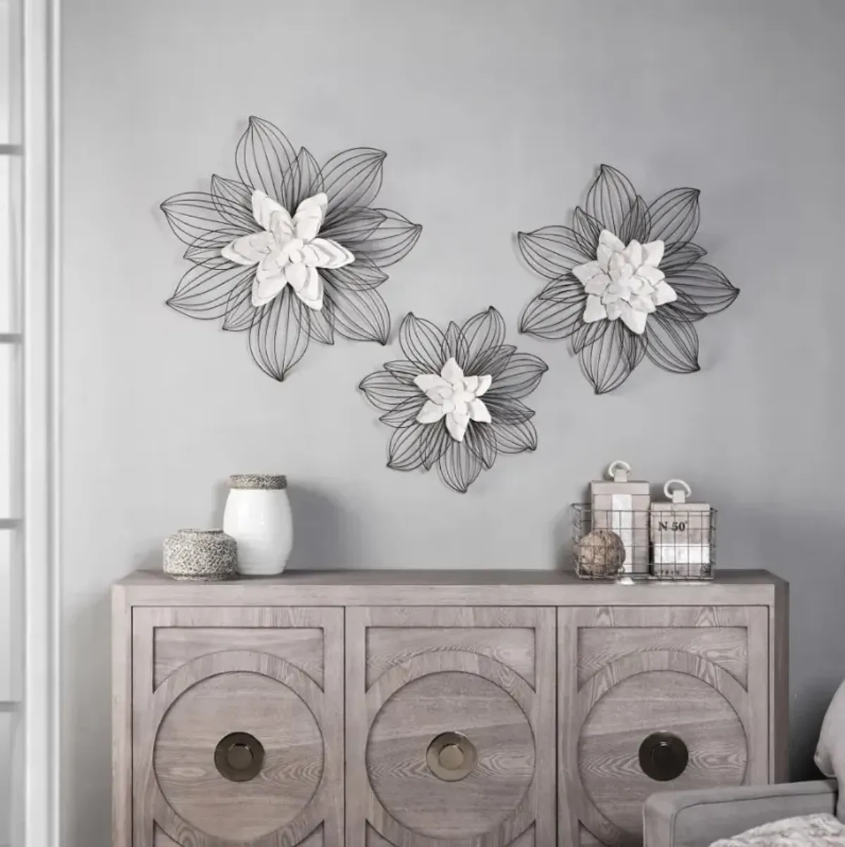 Set of 3 Cream Metal Flowers Wall Décor 20/24/27"