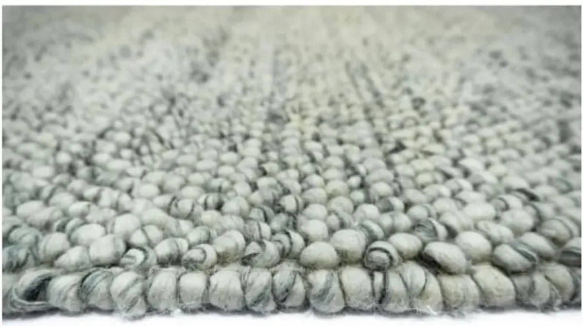 Pebble Ivory/Grey Area Rug 5'W x 7'6"L