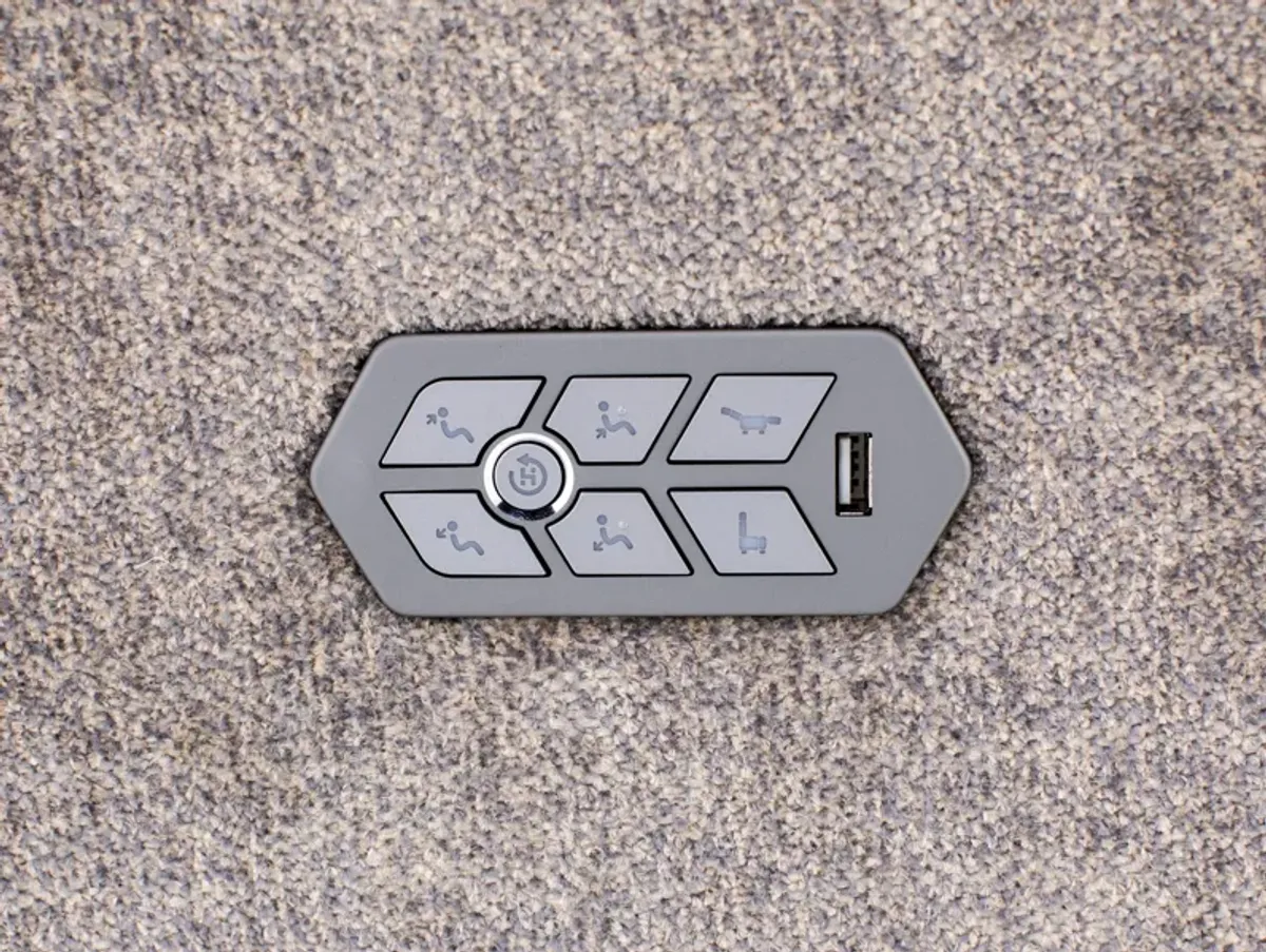 Infinity Fully Loaded Console Reclining Loveseat